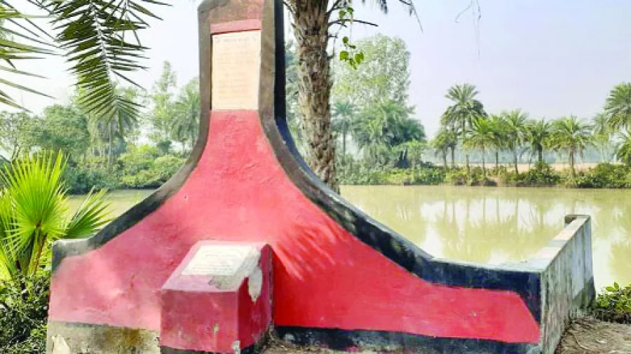 তালোড়া (পদ্মপুকুর) বধ্যভূমিতে স্থানীয়দের নির্মাণ করা স্মৃতিস্তম্ভ, বগুড়া 